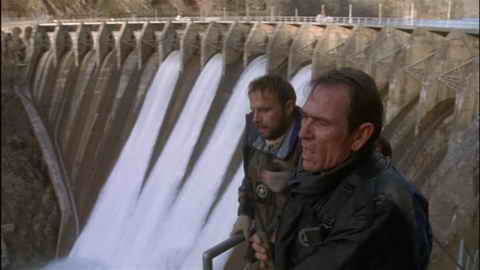 Screenshot [06] zum Film Auf der Flucht