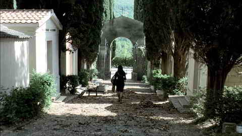 Screenshot [01] zum Film Dellamorte Dellamore