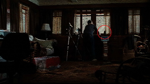 Fehlerbild [04] zum Film 'Disturbia - Auch Killer haben Nachbarn'