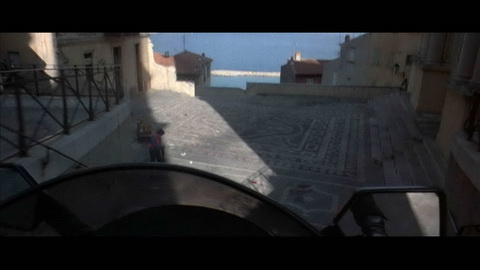 Screenshot [17] zum Film James Bond - Sag niemals nie