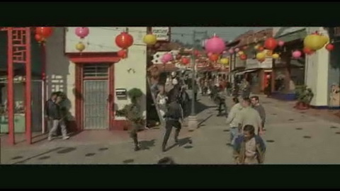 Screenshot [11] zum Film Lethal Weapon 4 - Zwei Profis räumen auf