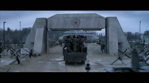 Screenshot [03] zum Film James Bond - Stirb an einem anderen Tag