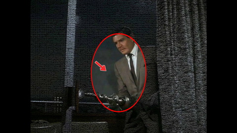 Fehlerbild [01] zum Film 'Columbo - Mord nach Rezept'