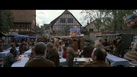 Screenshot [03] zum Film Army Go Home!
