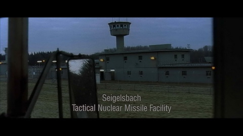 Screenshot [06] zum Film Army Go Home!