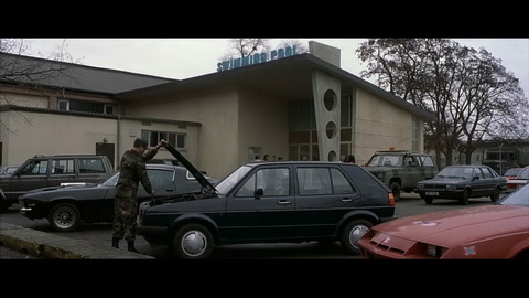 Screenshot [10] zum Film Army Go Home!