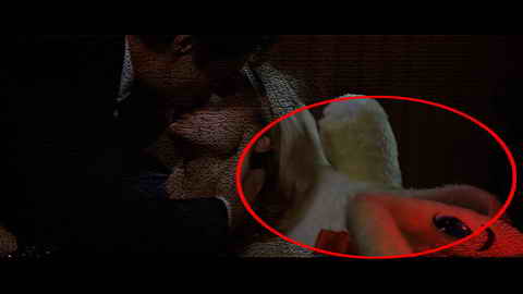 Fehlerbild [07] zum Film 'James Bond - Der Hauch des Todes'