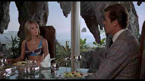 Fehlerbild [16] zum Film 'James Bond - Der Mann mit dem goldenen Colt'