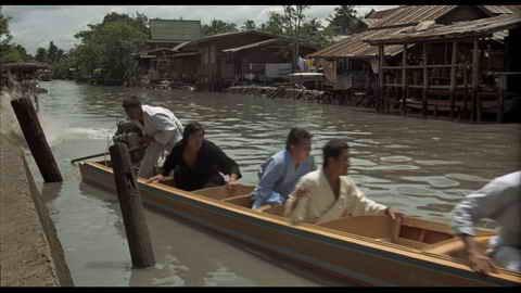 Screenshot [12] zum Film James Bond - Der Mann mit dem goldenen Colt