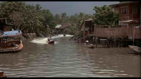 Screenshot [13] zum Film James Bond - Der Mann mit dem goldenen Colt