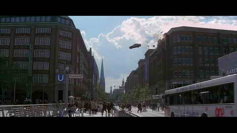 Screenshot [12] zum Film James Bond - Der Morgen stirbt nie