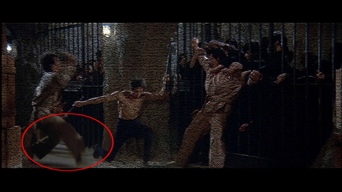 Fehlerbild [06] zum Film 'Mann mit der Todeskralle, Der'