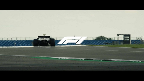 Titelbildschirm vom Film F1 - Der Film