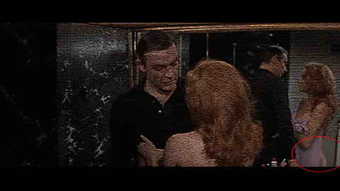 Fehlerbild [13] zum Film 'James Bond - Feuerball'