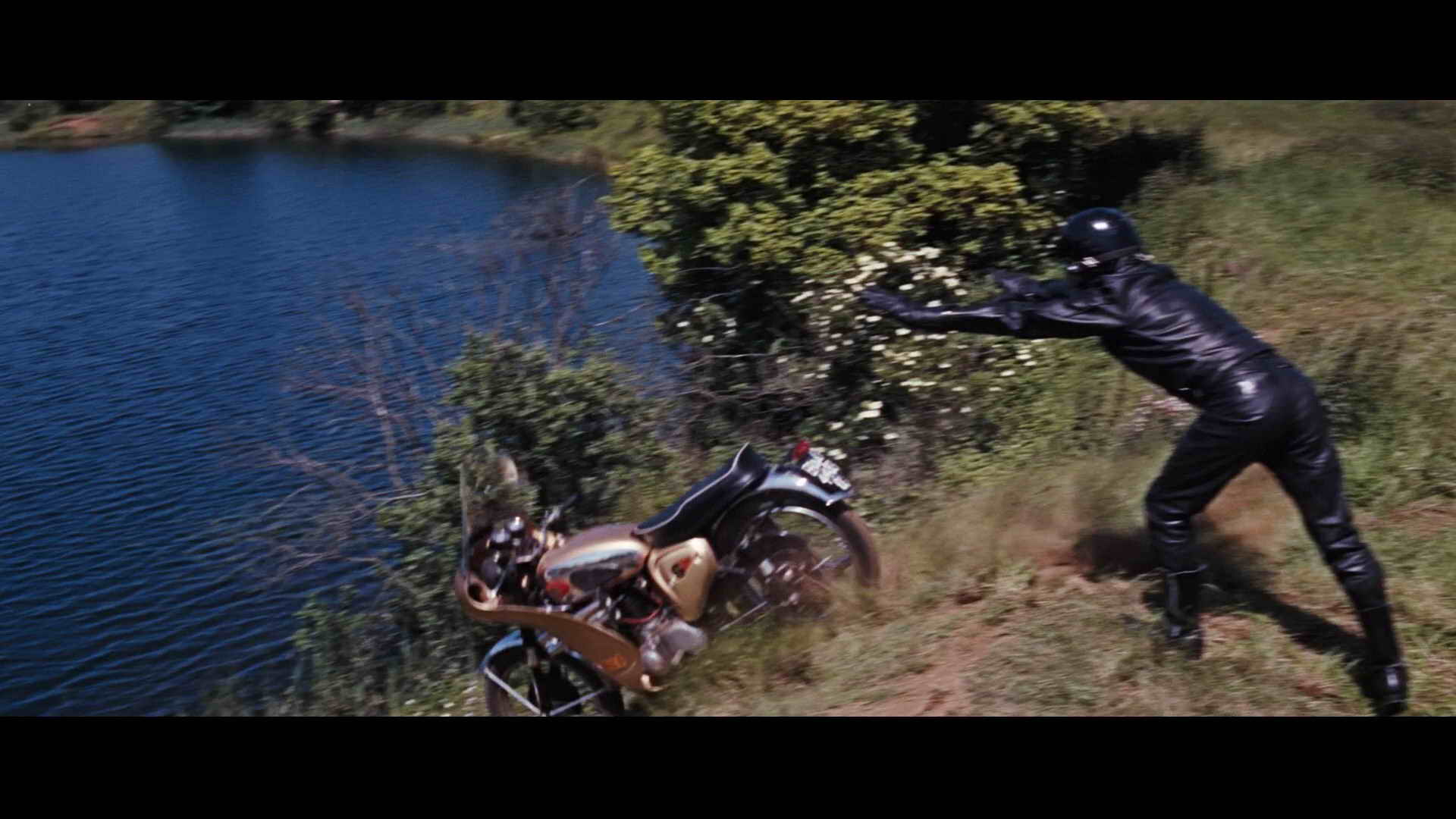 Screenshot [07] zum Film James Bond - Feuerball