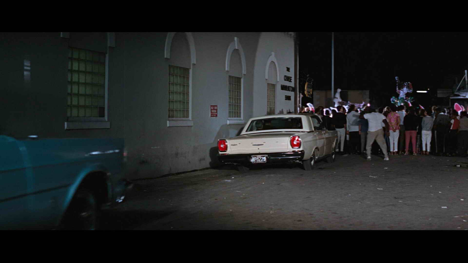 Screenshot [12] zum Film James Bond - Feuerball