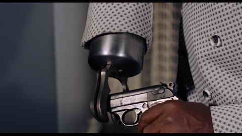 Fehlerbild [03] zum Film 'James Bond - Leben und Sterben lassen'