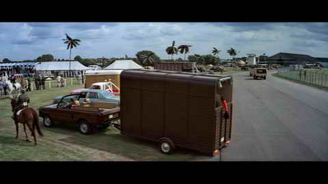 Screenshot [01] zum Film James Bond - Octopussy